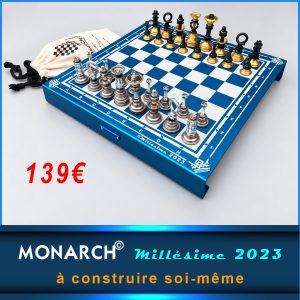 Jeu d’échecs MONARCH© – Échiquier aluminium bleu & pièces Millésime 2023